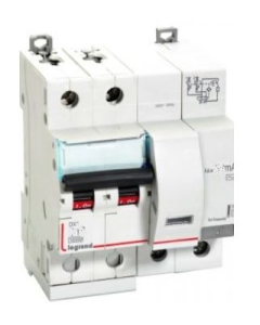 DX3 AC RCBO 2 pole 240 V AC Type 300mA 32 A - Legrand - 411338